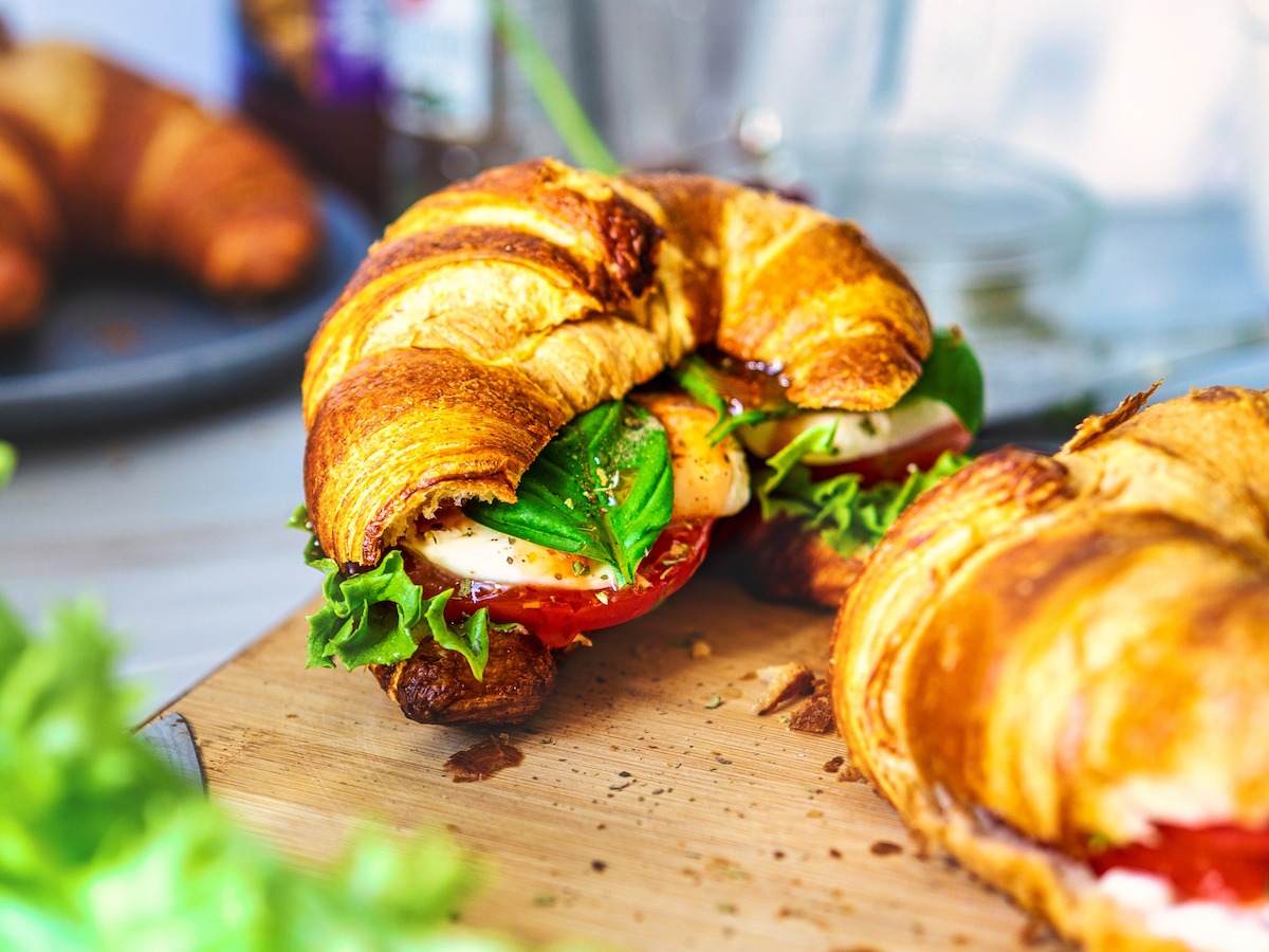 Caprese Crossiant