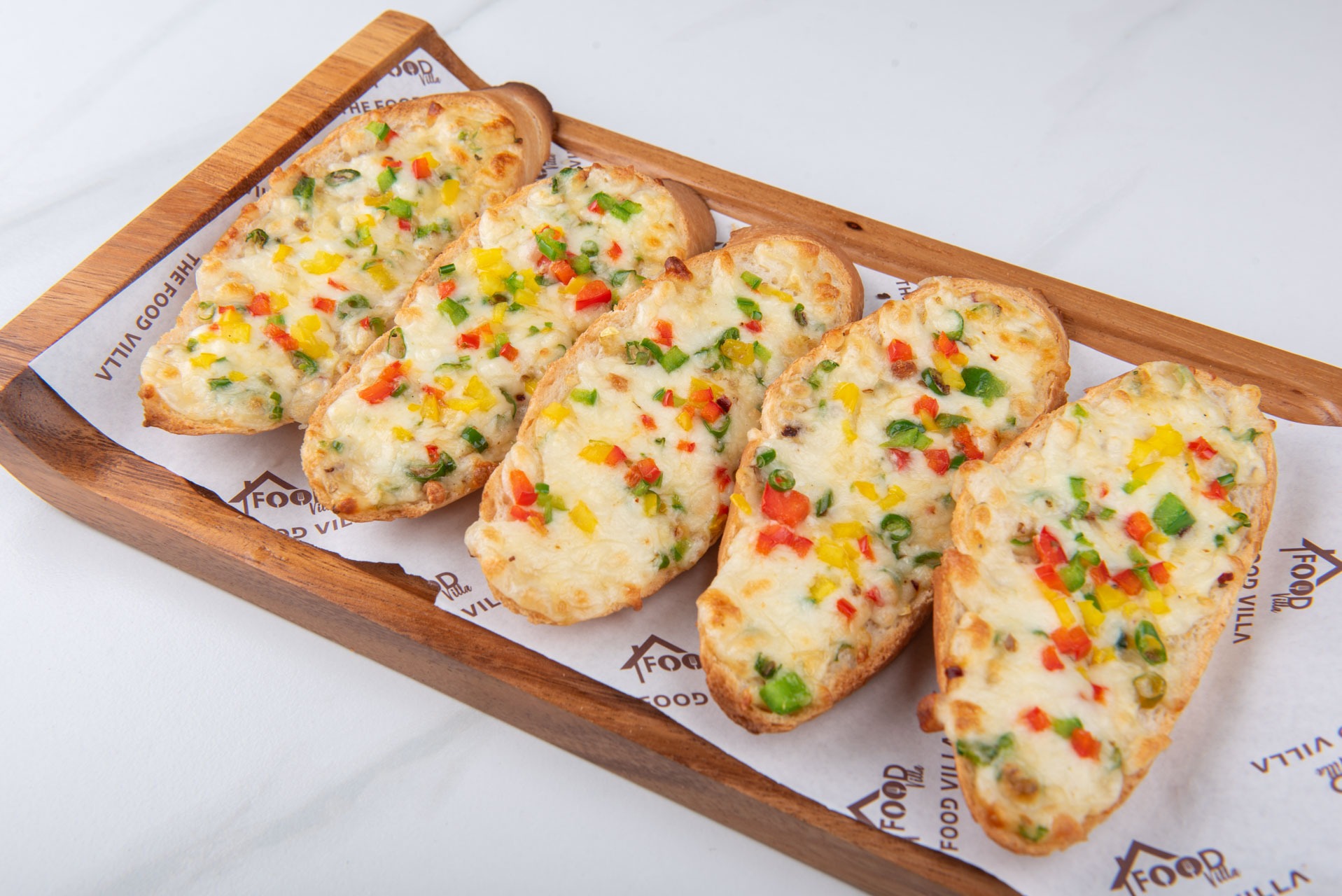 Garlic Toast Cheese Chili