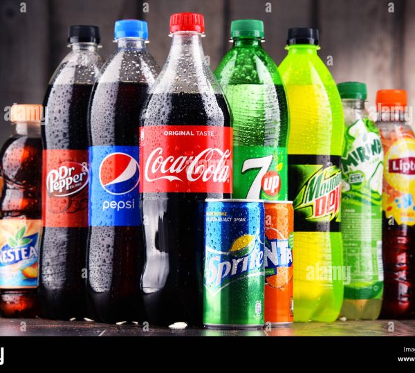 bottles-and-cans-of-assorted-global-soft-drinks-M50RBJ